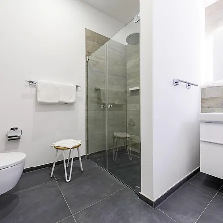 公寓 Admiralssuite - Exklusive 5-sterne-ferienwohnung Mit Westbalkon In Der Seefahrtsschule 欧巴德伍斯图