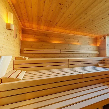 Admiralssuite - Exklusive 5-sterne-ferienwohnung Mit Westbalkon In Der Seefahrtsschule Wustrow * Wustrow (Fischland)