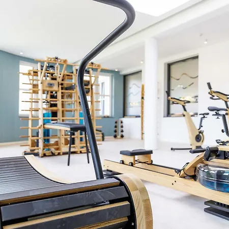 公寓 Admiralssuite - Exklusive 5-sterne-ferienwohnung Mit Westbalkon In Der Seefahrtsschule