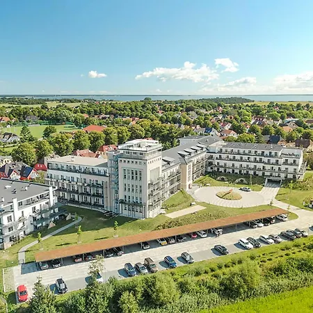 Admiralssuite - Exklusive 5-sterne-ferienwohnung Mit Westbalkon In Der Seefahrtsschule Wustrow * Wustrow (Fischland)