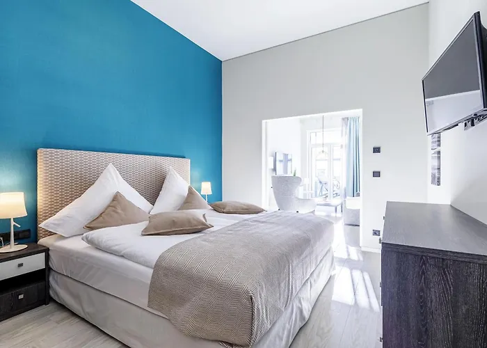 Admiralssuite - Exklusive 5-sterne-ferienwohnung Mit Westbalkon In Der Seefahrtsschule